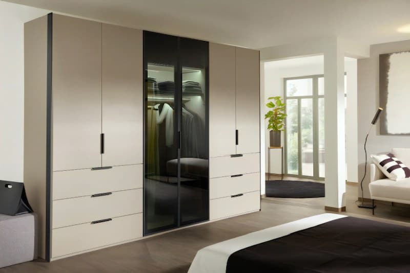 Drehtürenschrank EM Lascala 6-türig - mit 6 Schubkästen, B. ca. 304 cm, champagner, Glas